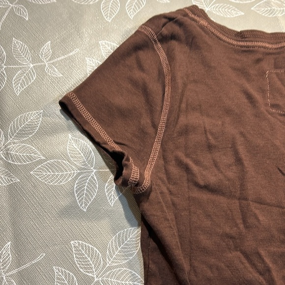 Ladies Gap T-Shirt. - Picture 5 of 6